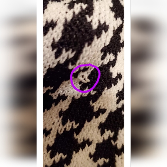 White House Black Market Houndstooth Women's Blouse. Holiday Top. Fashion Top - Picture 6 of 6